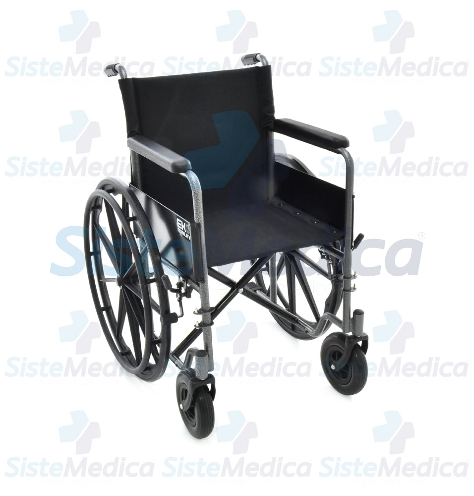 Silla de ruedas con descansa brazos fijo descansa pies desmontable y rueda frontal ancha asiento de 18” (46 cm)