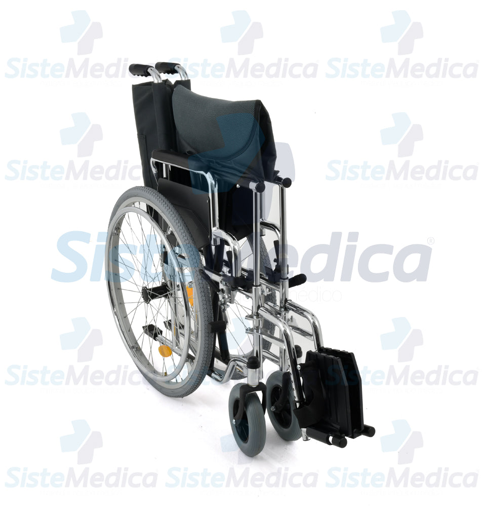Silla de ruedas de acero cromada con asiento acojinado de 48.26 cm / 19”  con descansa brazos costos abatibles y descansa pies desmontables