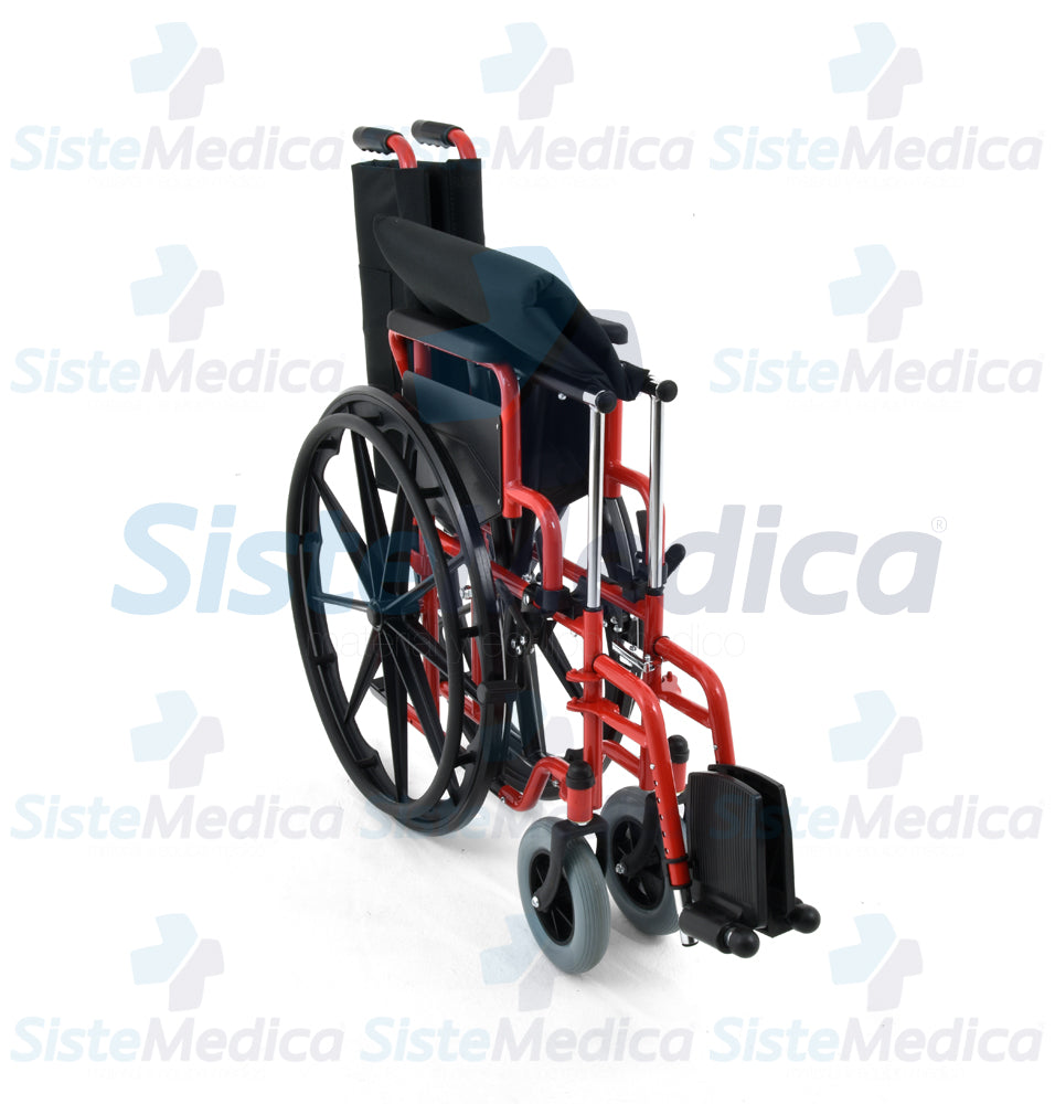 Silla de ruedas con asiento amplio de 48.26 cm / 19” con eleva piernas descansa brazos abatibles y llantas frontales anchas