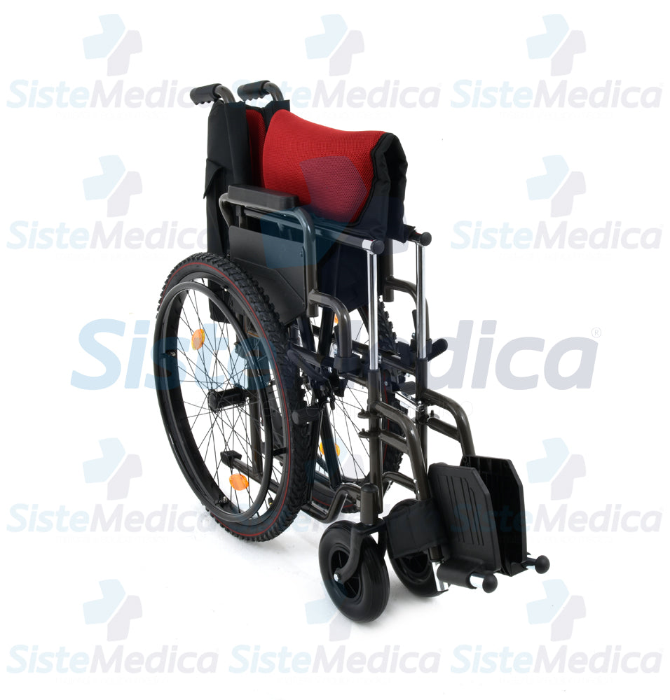Silla de ruedas todo terreno con llantas neumáticas descansa brazos abatible y descansa pies desmontables asiento de 48.26 cm / 19”