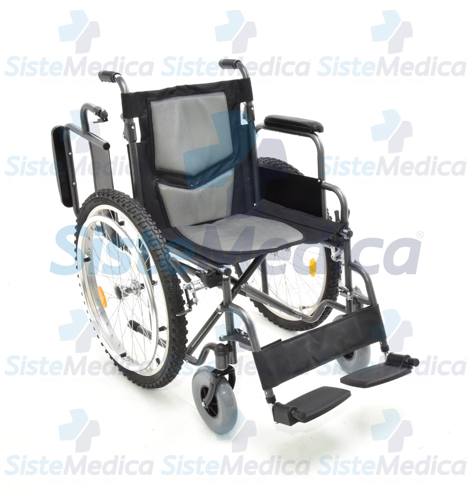 Silla de ruedas con llantas todo terreno