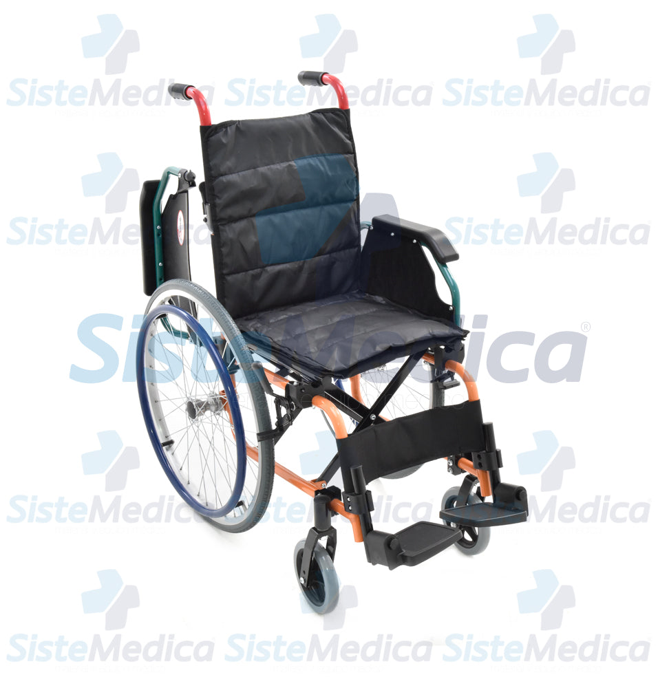Silla de ruedas infantil de aluminio con descansabrazos y respaldo abatibles