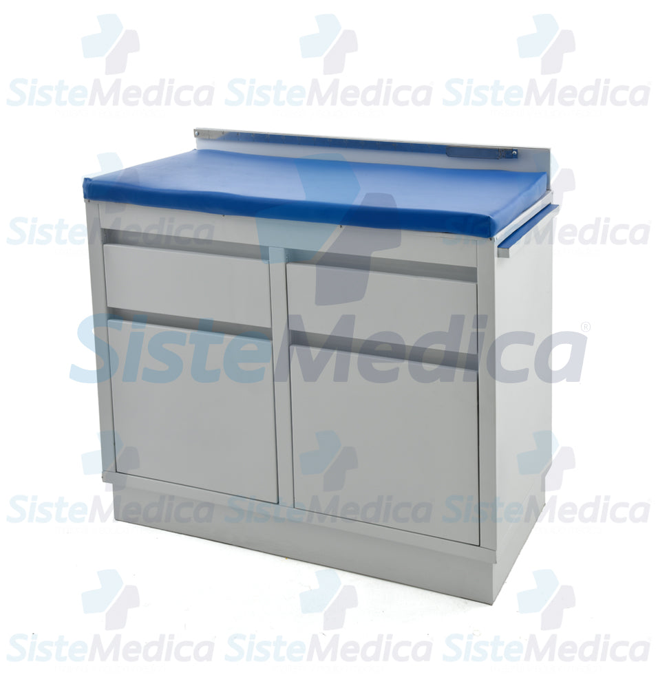 Mesa de exploración pediátrica con gabinete